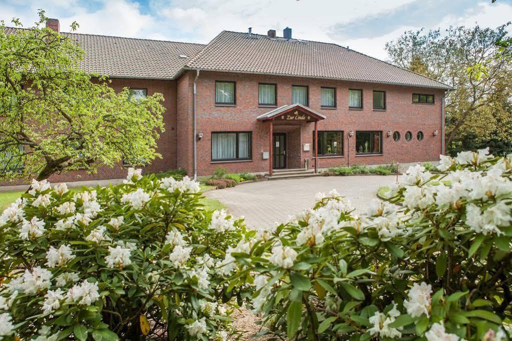 Hotel-Restaurant Zur Linde Altenmedingen 外观 照片